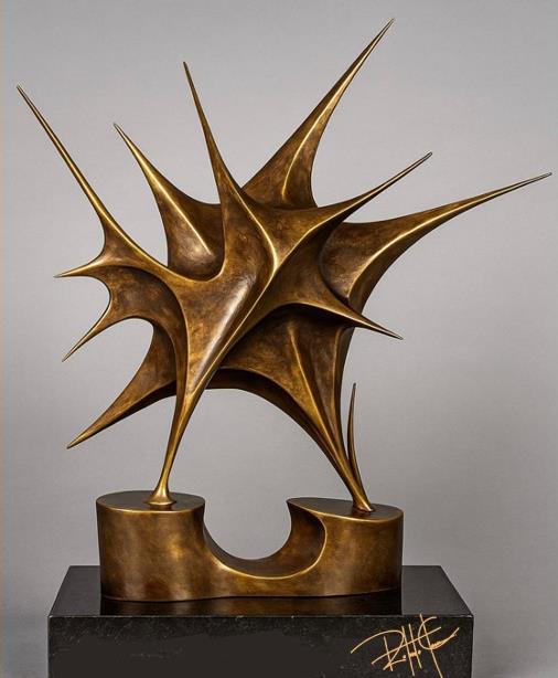 Nascimento de uma Estrela — Escultura. Bronze maciço puro · base em granito preto absoluto. Roberto Claussen.