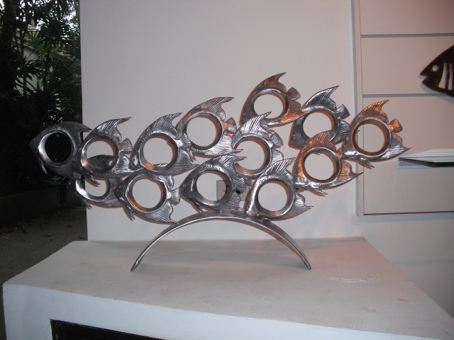 Banco — Aluminio pulido, 2017. Escultura de Roberto Claussen.