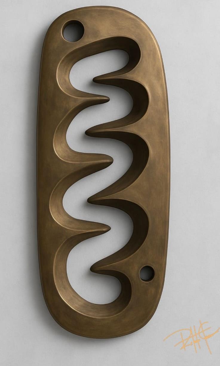 Estalactites e Estalagmites II — Objeto de Parede. Bronze maciço puro. Roberto Claussen.